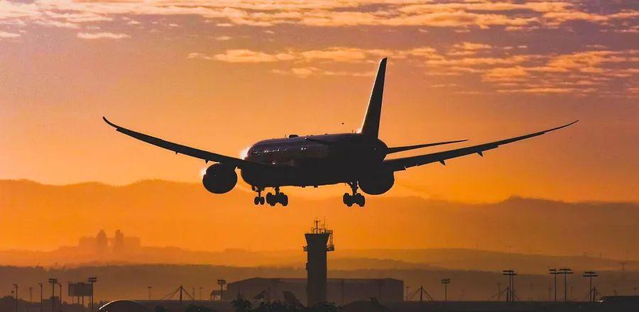 Cover Image for 8 Free Airport Apps to Make Your Travel Experience Smoother