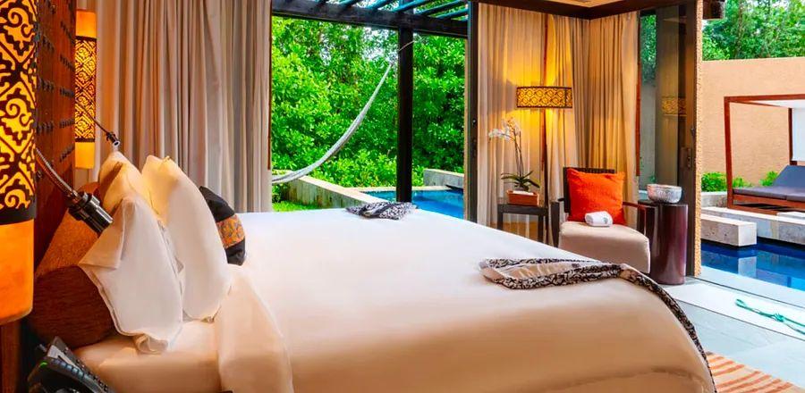 Cover Image for Travel Smarter: UNESCO Challenges the Hotel Sector to Enhance Efforts