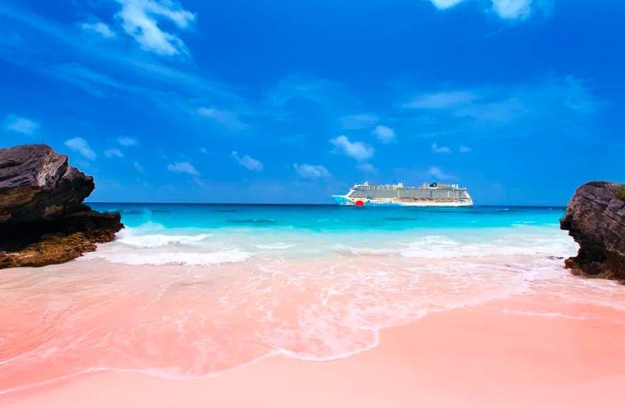 Cover Image for Bermuda's Ultimate Treasure: Pink Sand Beaches