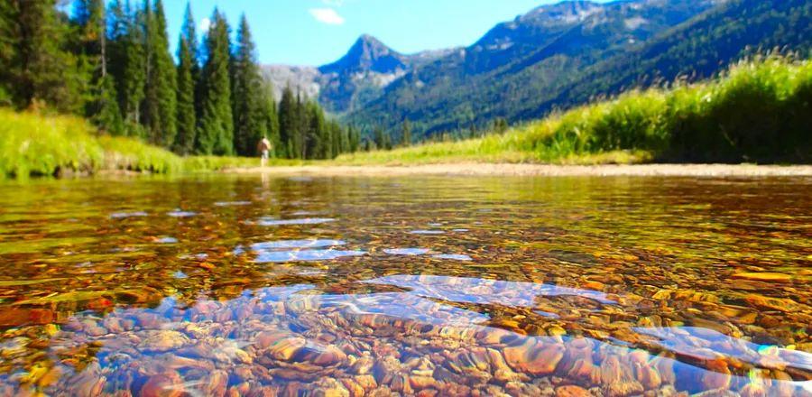 Cover Image for 5 Stunning Multi-Day Hiking Escapes in the U.S.—No Tent Needed
