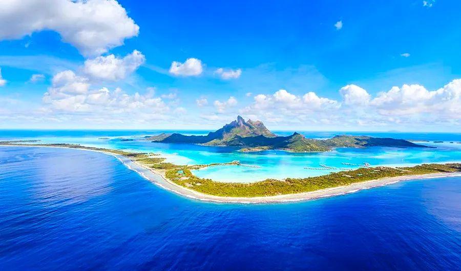 Cover Image for Essential Guide to Cruising the South Pacific Islands