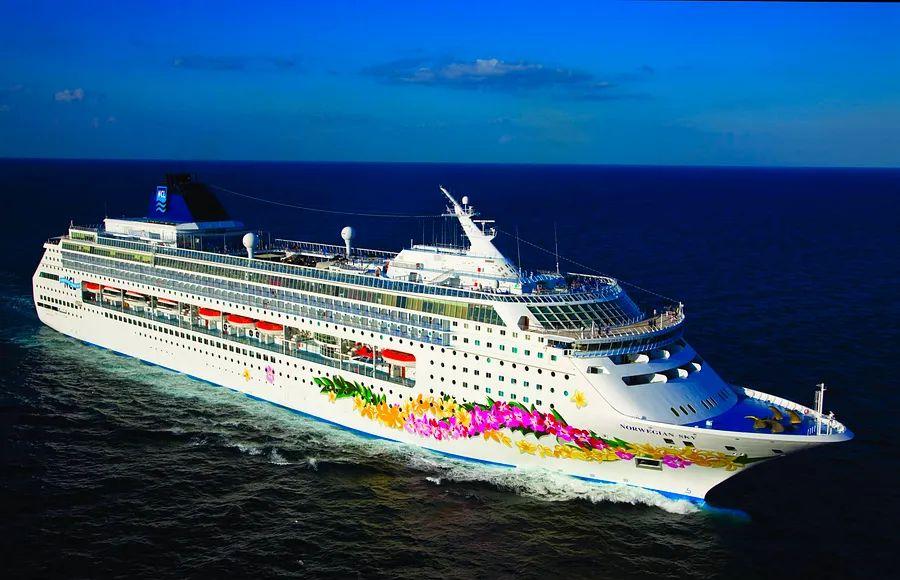 Cover Image for A Florida court rules that Norwegian Cruise Line can now mandate proof of vaccination.