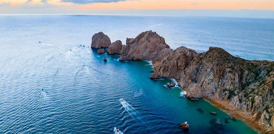 Cover Image for Alaska Airlines’ sale features one-way flights to Mexico starting at just $99—perfect for holiday travel!