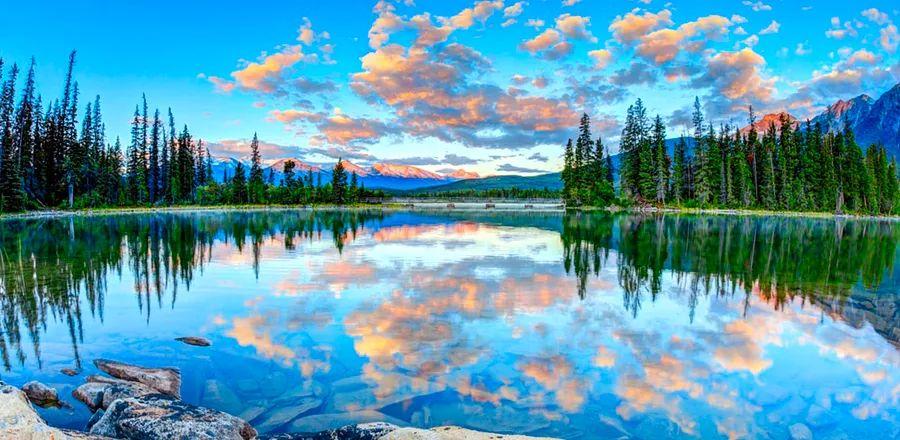 Cover Image for Is a Passport Required for Travel to Canada?