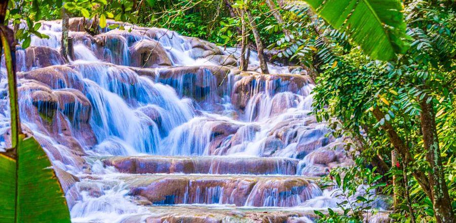 Cover Image for Jamaica Is Lifting All Travel Restrictions