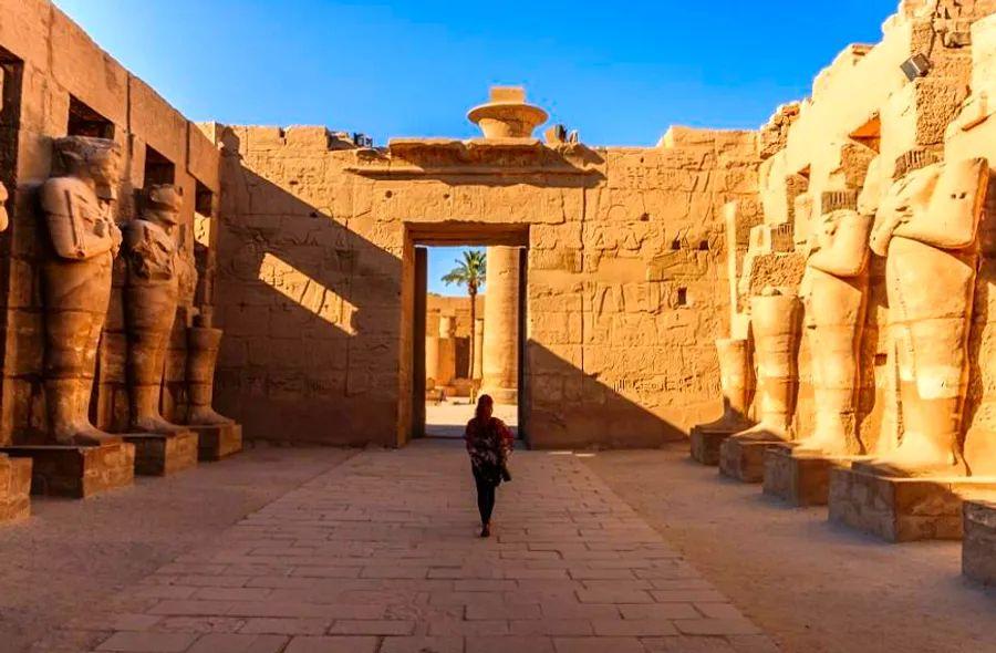 Cover Image for 5 Essential Packing Tips for Your Port Stop in Egypt