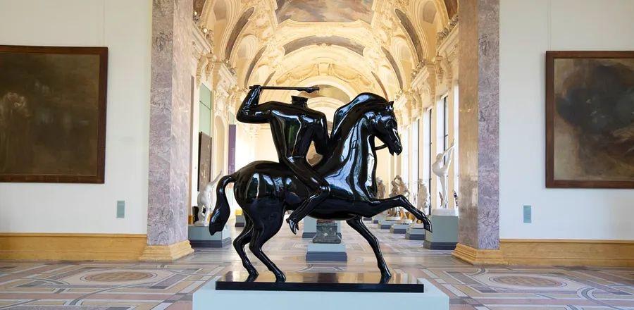 Cover Image for 8 Essential Stops for Your Paris Trip if You Adore Art or History