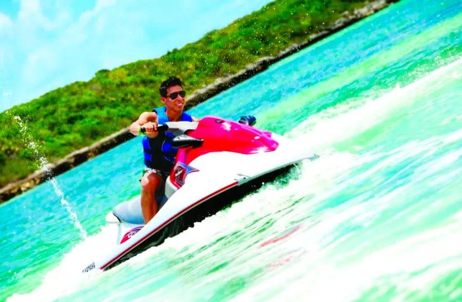 Cover Image for 12 Exciting Activities to Experience on a Caribbean Cruise with Dinogo