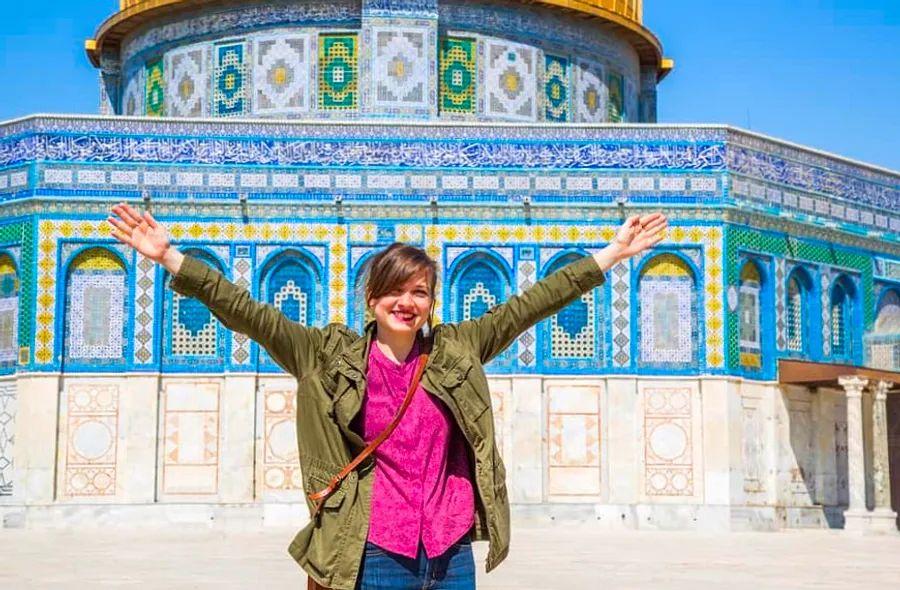 Cover Image for Essential Attire for Your Israel Cruise: 8 Key Items