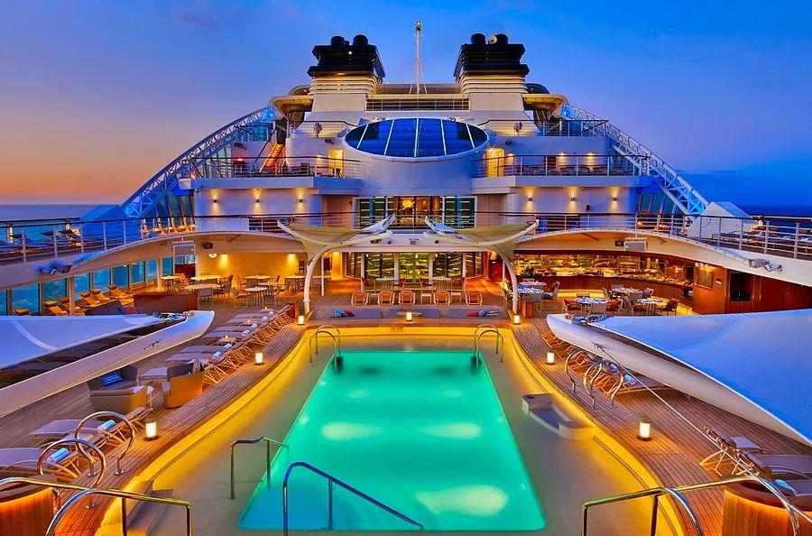 Cover Image for Red Sea issues compel a luxury cruise ship to navigate 23,000 miles off course