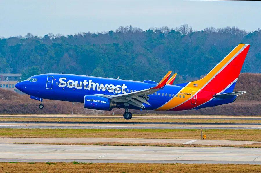 Cover Image for Southwest to introduce seat assignments, extra legroom, and overnight flights