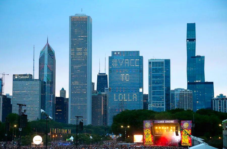 Cover Image for Chicago's travel advisory list now includes 31 states