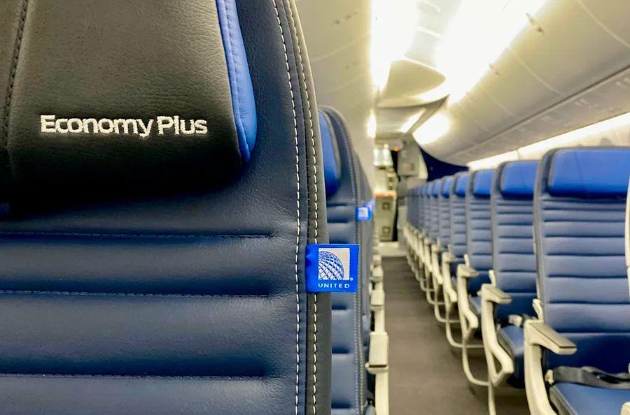 Cover Image for How to outsmart seat recliners on flights