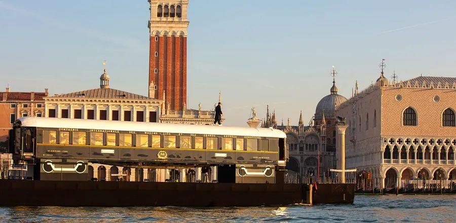 Cover Image for Venice Simplon-Orient-Express Reveals a Luxurious New Sleeper Carriage
