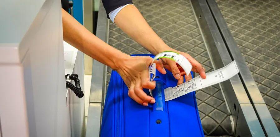 Cover Image for 7 Clever Tips to Eliminate Checked Baggage Fees on Every Flight