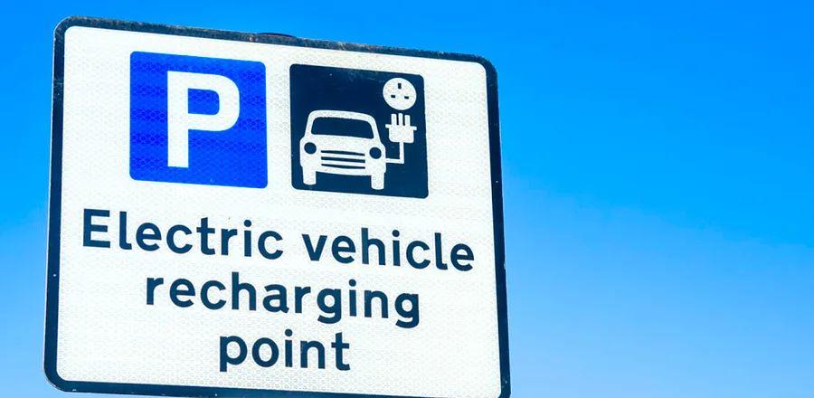 Cover Image for A Comprehensive Nationwide Electric Vehicle Charging Station Network Is Coming Soon