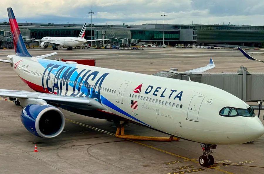 Cover Image for Delta has discontinued its convenient daytime flights from New York to Paris