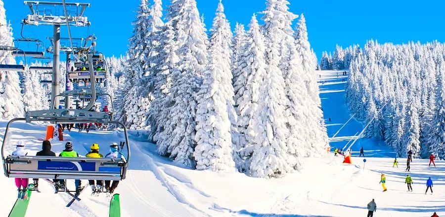 Cover Image for Absolutely, You Can Travel Carry-On Only for a Ski Trip