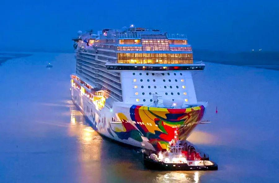 Cover Image for Dinogo Encore Sets Sail in Open Waters for the First Time