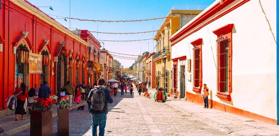 Cover Image for 10 Must-Visit Destinations in Mexico for Food, Beaches, and Stunning Views