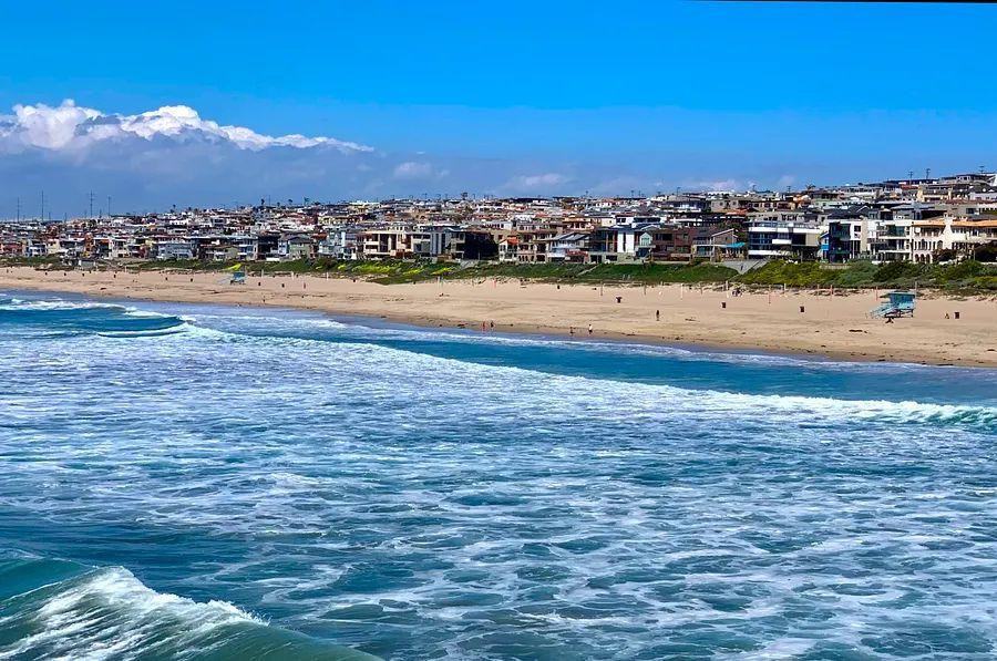 Cover Image for Los Angeles will once again mandate that everyone wears masks indoors