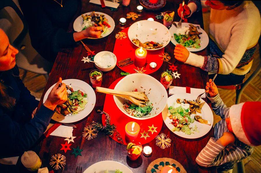 Cover Image for Global Christmas dinner customs