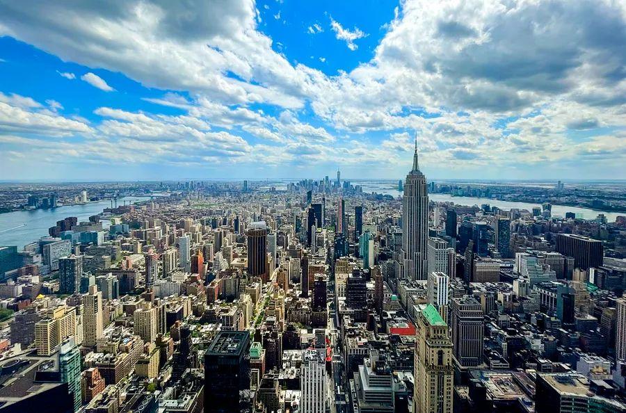 Cover Image for Discovering Your Ideal View of New York City: A Comparison of 5 Iconic Observation Decks