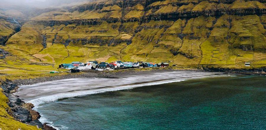 Cover Image for The Faroe Islands Will Temporarily Close to Everyone Except 80 Volunteers—You Could Join Them