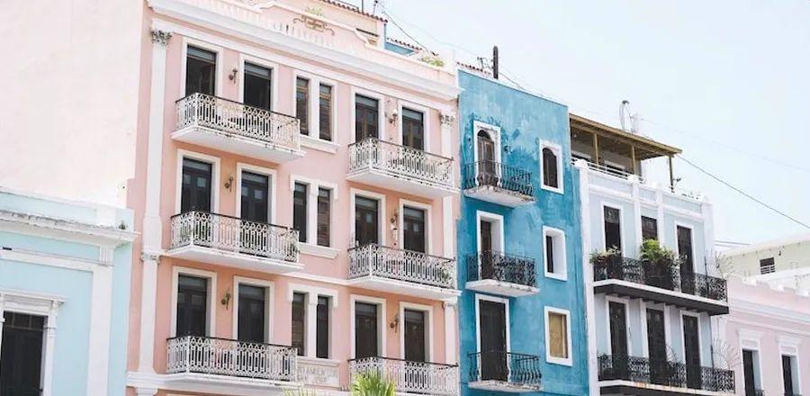 Cover Image for Holiday Airfares Are at Their Highest in Years—Discover the Best Time to Book and How to Save