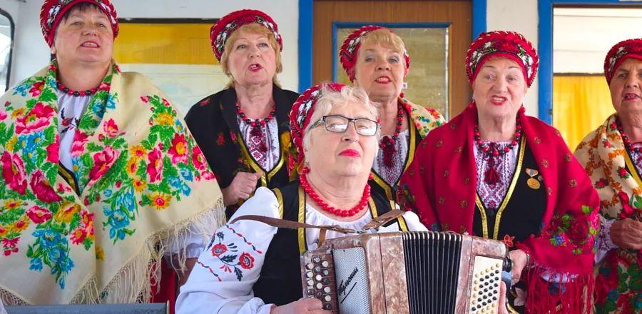Cover Image for Travelers Highlight the Beauty of Ukraine Before the War