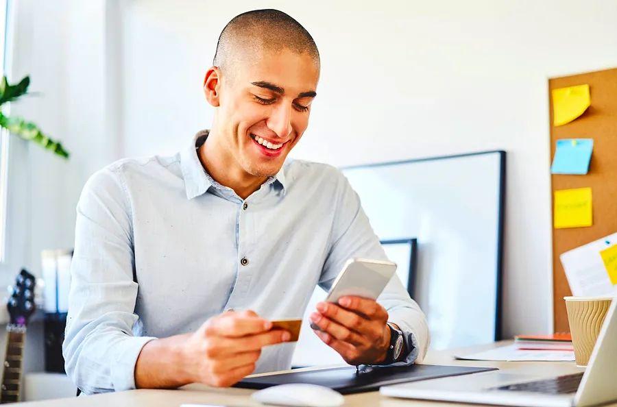 Cover Image for Small-business credit card vs. corporate credit card: Which one suits your business best?