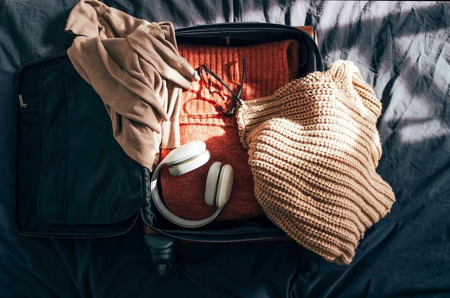 Cover Image for It's evident: Here's why I always carry 4 pairs of glasses when I travel