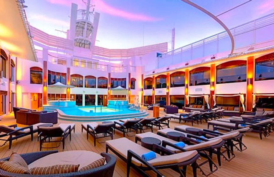 Cover Image for Reasons to Experience Cruising in The Haven