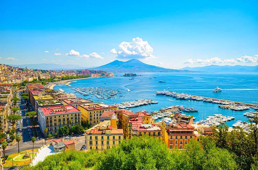 Cover Image for A guide to the Naples cruise port: Make the most of your day in Italy