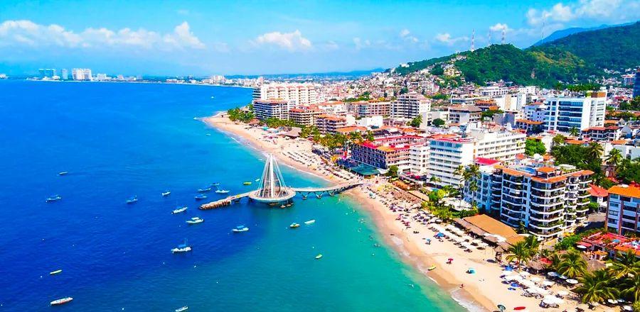 Cover Image for Mexico Allows Docking for Cruise Ships with Coronavirus Cases