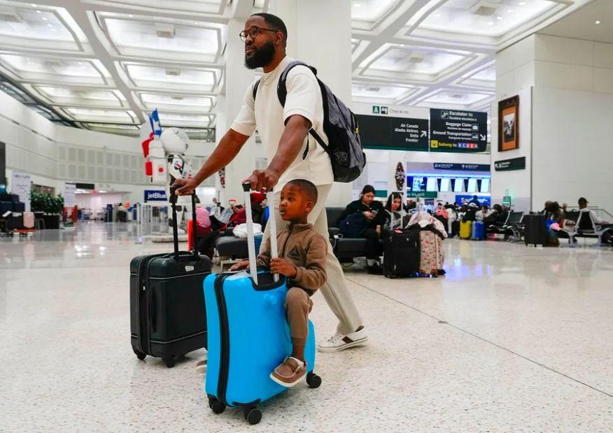 Cover Image for The Biden administration has proposed a new rule aimed at ensuring families can sit together while flying.