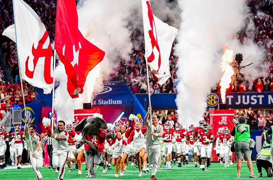 Cover Image for Bidding Now Open: Use Choice Points for Exclusive College Football Experiences