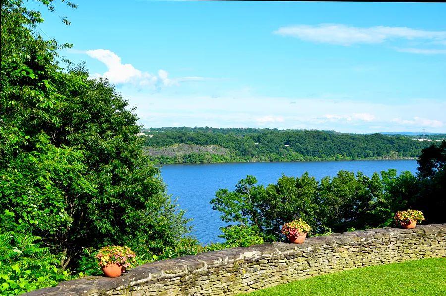 Cover Image for Exploring the Hudson Valley: An Amazing Family Road Trip from NYC