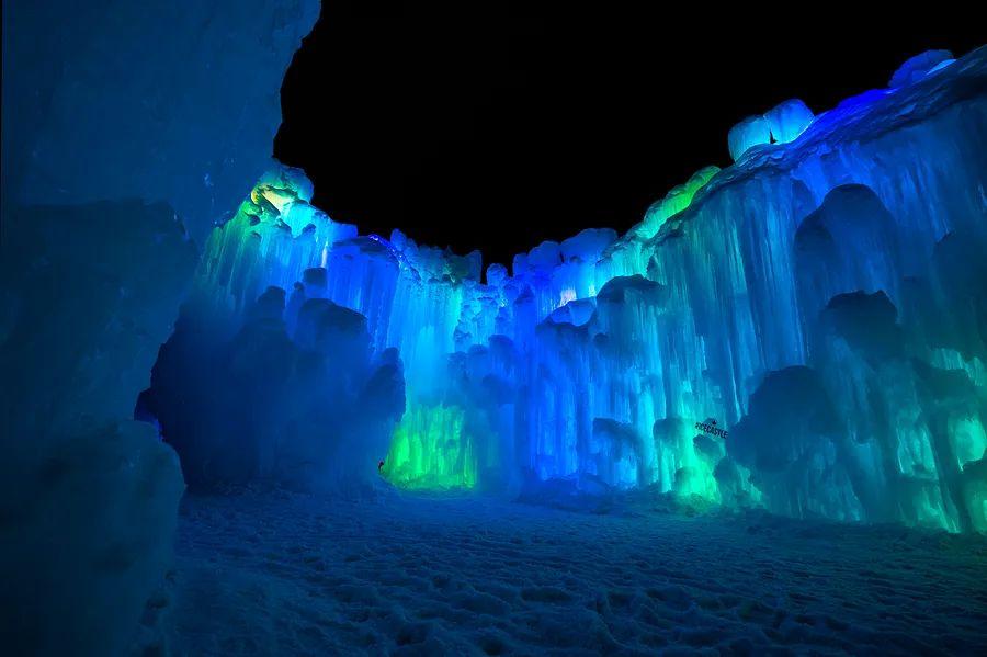 Cover Image for You can now visit a stunning ice castle in Colorado once again.