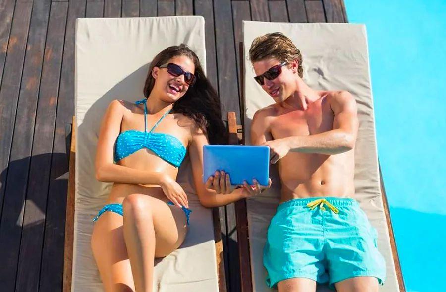 Cover Image for Top 5 Tools for Planning Your Cruise Getaway with Dinogo