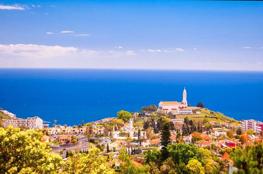 Cover Image for Azores vs. Madeira: Choose your ideal Portuguese island getaway