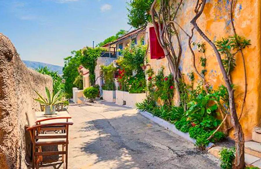 Cover Image for 5 Must-Do Experiences While Cruising from Athens