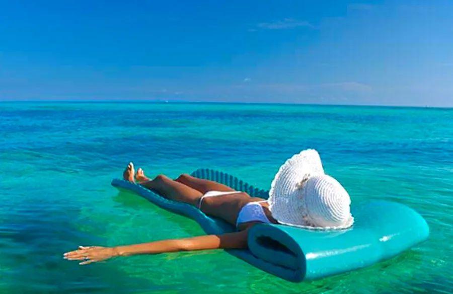 Cover Image for 4 Insights for Solo Cruising in Hawaii