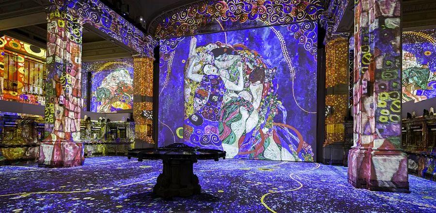 Cover Image for New York City Unveils Its First Permanent Digital Art Center in a Revitalized Downtown Bank