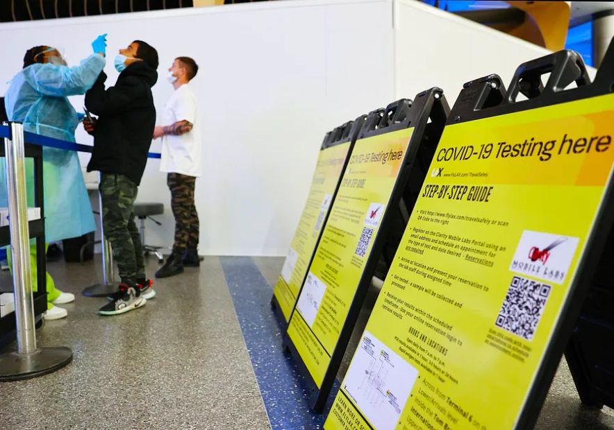 Cover Image for Access COVID-19 testing and vaccinations at these U.S. airports