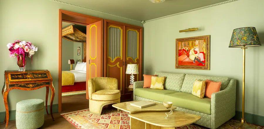 Cover Image for This Vibrant New Hotel in Paris Is a Paradise for Design Enthusiasts