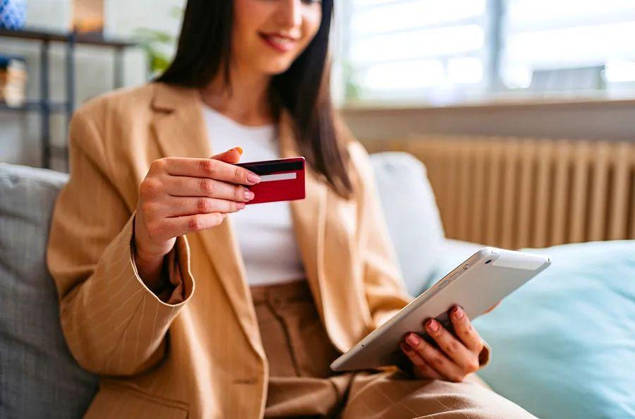 Cover Image for Earn extra bonus miles with these enticing airline shopping portal offers