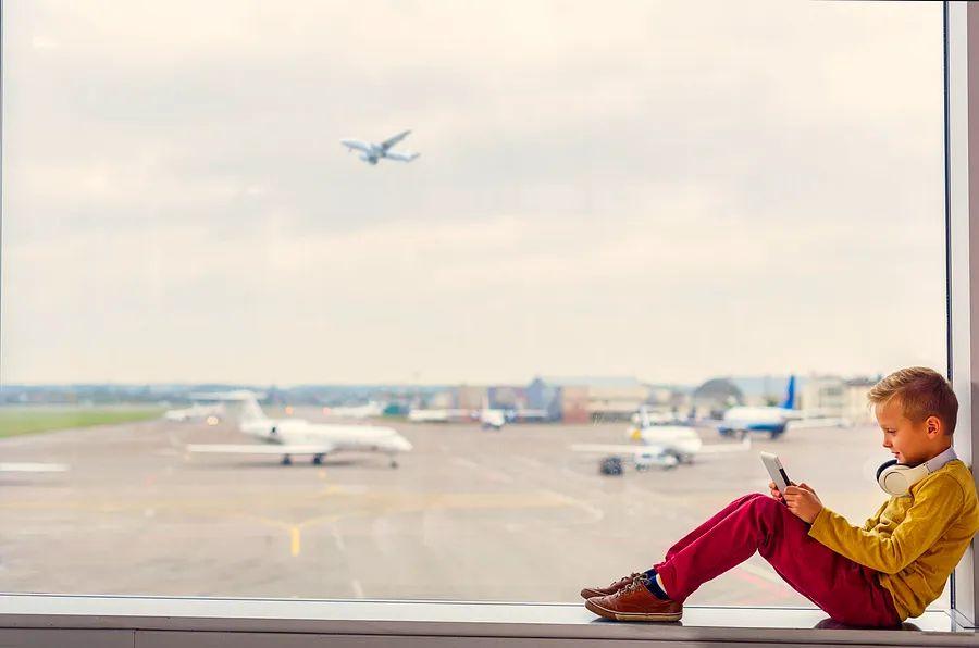 Cover Image for Can children travel alone? Everything you should know about flights for unaccompanied minors