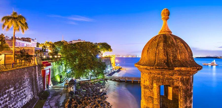 Cover Image for Puerto Rico Eliminates All COVID Restrictions for Domestic Flight Travelers