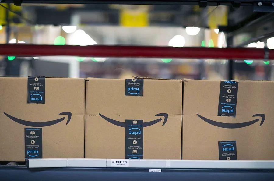 Cover Image for How to use your points and miles for purchases on Amazon